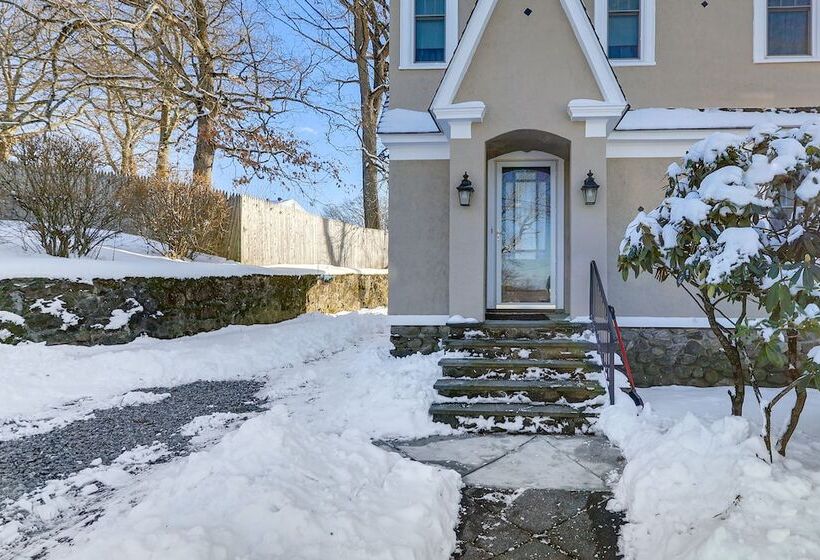 Charming Connecticut Retreat Near Museums & Hiking