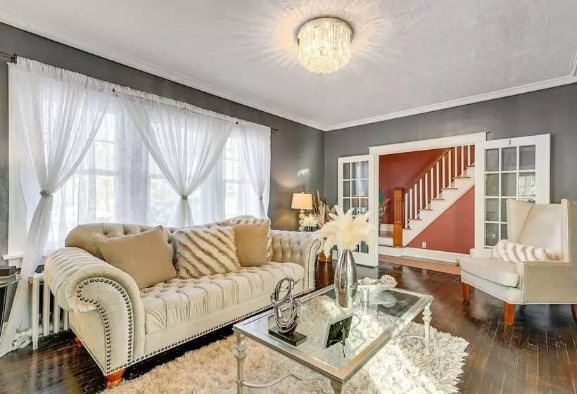 Charming Connecticut Retreat Near Museums & Hiking