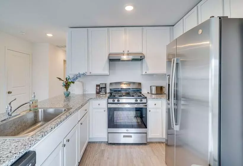 Pet Friendly San Antonio Home ~ 9 Mi To Lackland!