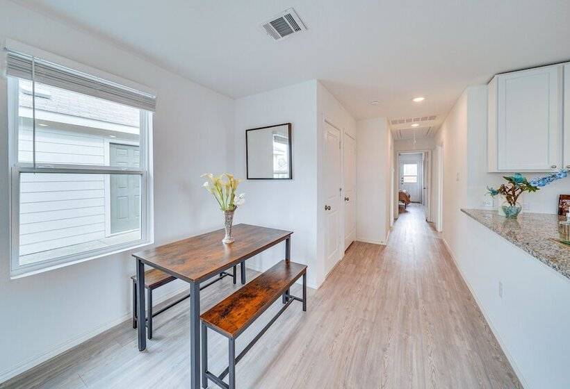 Pet Friendly San Antonio Home ~ 9 Mi To Lackland!