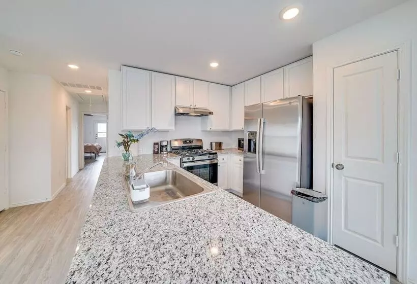 Pet Friendly San Antonio Home ~ 9 Mi To Lackland!