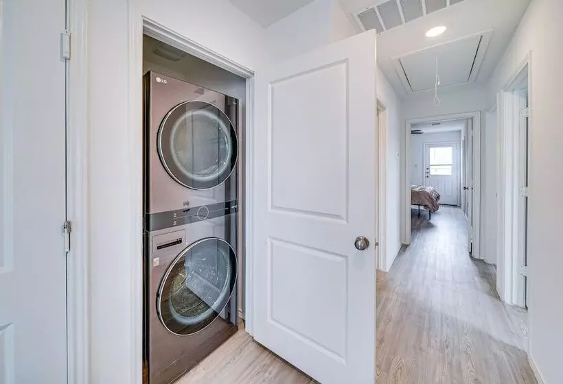 Pet Friendly San Antonio Home ~ 9 Mi To Lackland!