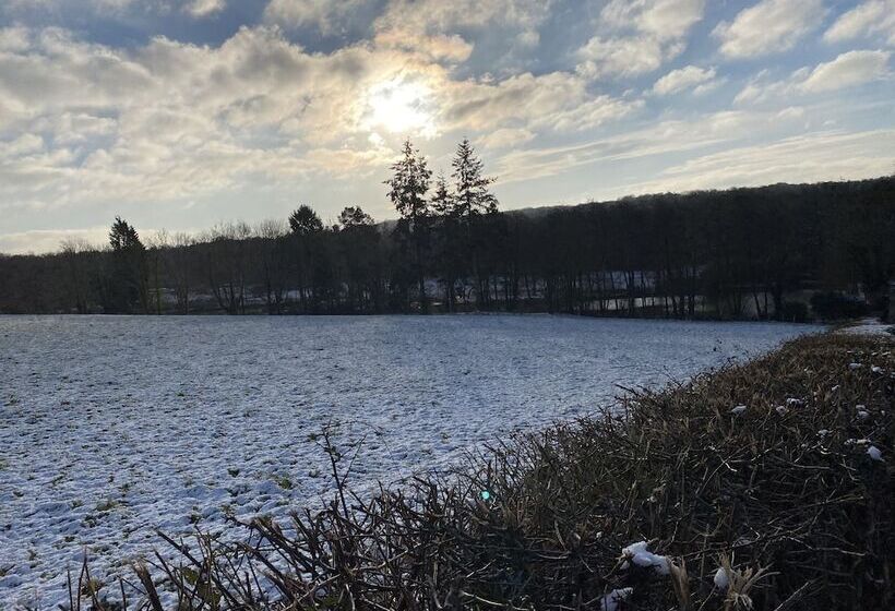 Private And Secluded Cabin In Rowfant