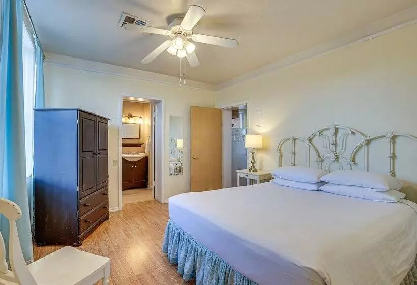 Remodeled Pioneer Home In Hurricane W/ Patio!