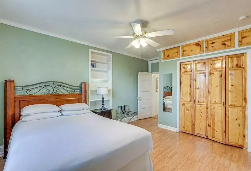 Remodeled Pioneer Home In Hurricane W/ Patio!