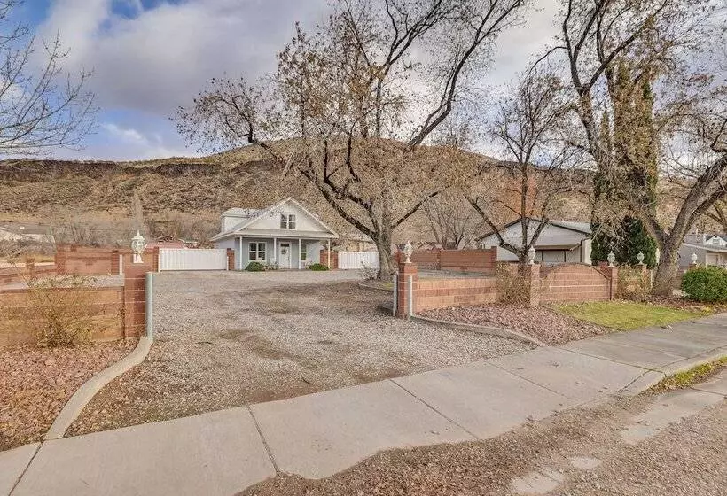 Remodeled Pioneer Home In Hurricane W/ Patio!