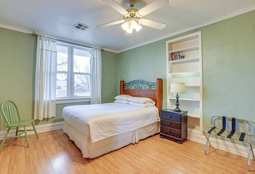 Remodeled Pioneer Home In Hurricane W/ Patio!