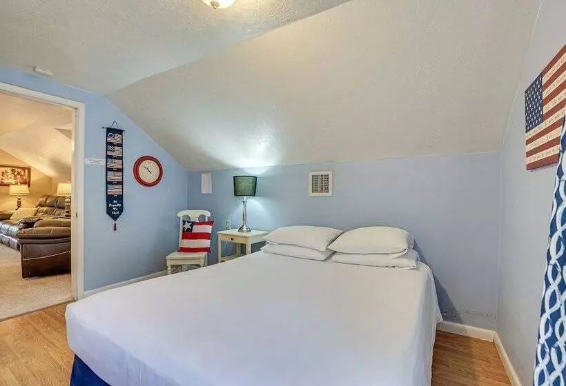 Remodeled Pioneer Home In Hurricane W/ Patio!