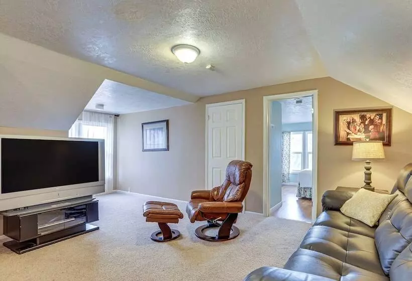 Remodeled Pioneer Home In Hurricane W/ Patio!