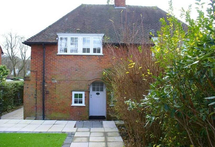 Rezidans Inviting, Relaxing, 2 Bed House Hampstead London