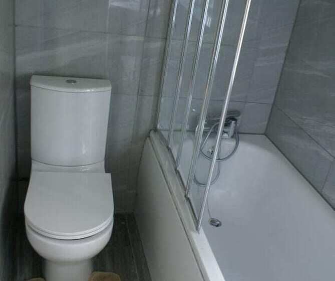 Rezidans Inviting, Relaxing, 2 Bed House Hampstead London