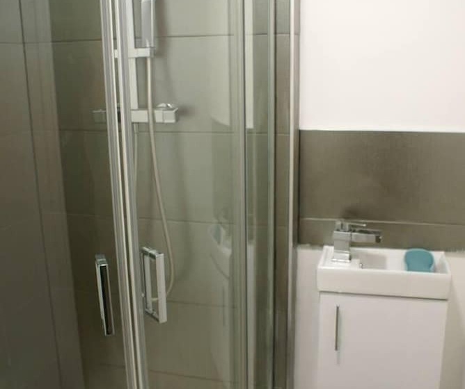 Rezidans Inviting, Relaxing, 2 Bed House Hampstead London