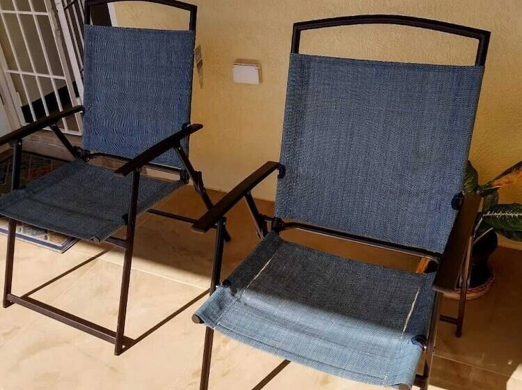 اقامتگاه Remarkable 2 Bed House In Old Harbour