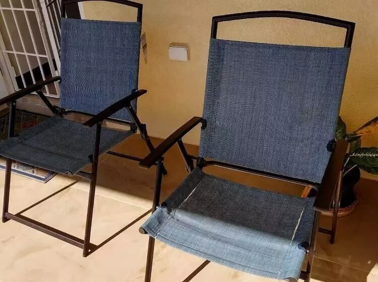 اقامتگاه Remarkable 2 Bed House In Old Harbour