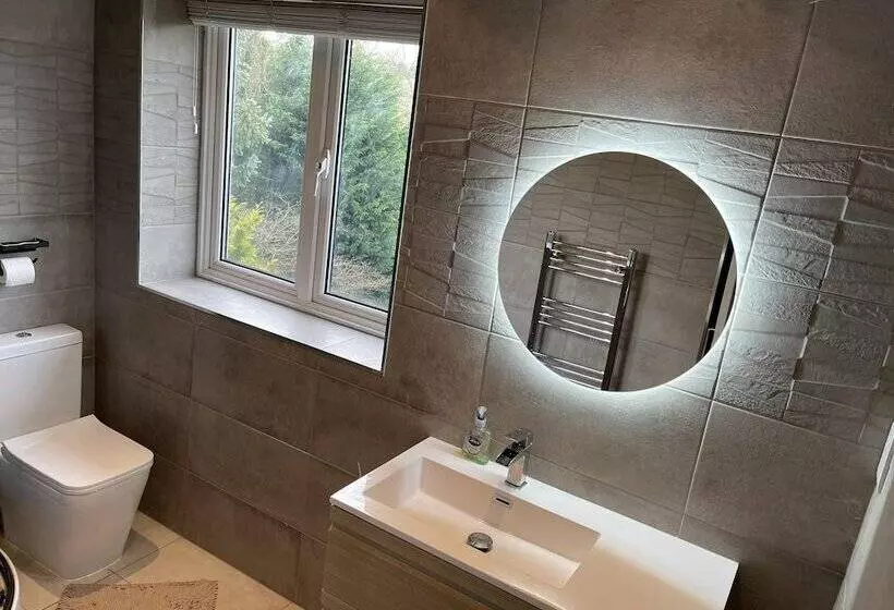 Residenssi 4 Bed House In Wetherby, Sleeps 8, Near York