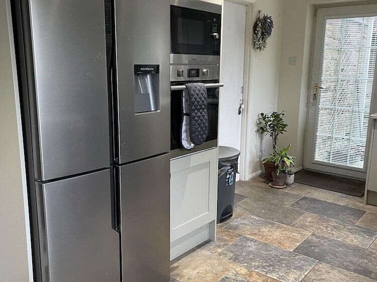 Rezydencja 4 Bed House In Wetherby, Sleeps 8, Near York