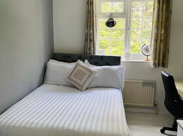 Residenssi 4 Bed House In Wetherby, Sleeps 8, Near York