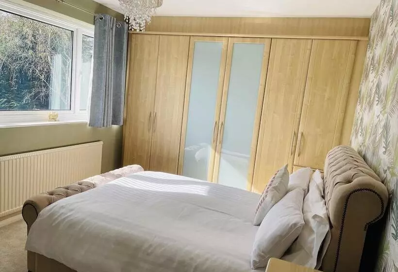 Residenssi 4 Bed House In Wetherby, Sleeps 8, Near York