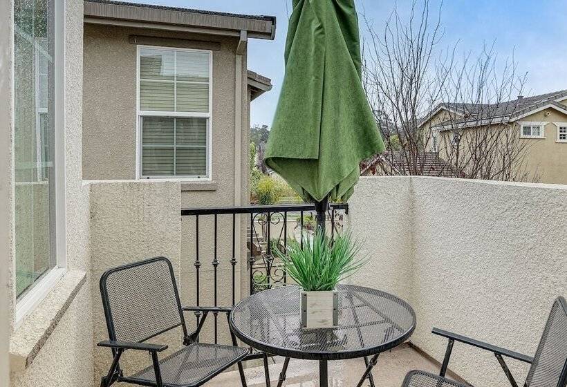 Richmond Vacation Rental: 1 Mi To Shoreline