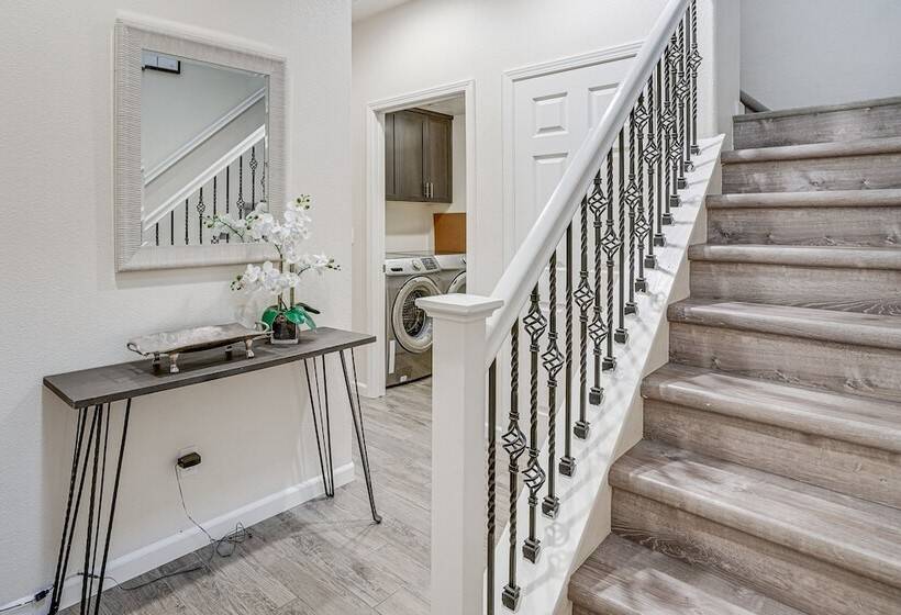 Richmond Vacation Rental: 1 Mi To Shoreline