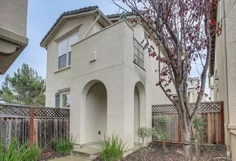 Richmond Vacation Rental: 1 Mi To Shoreline