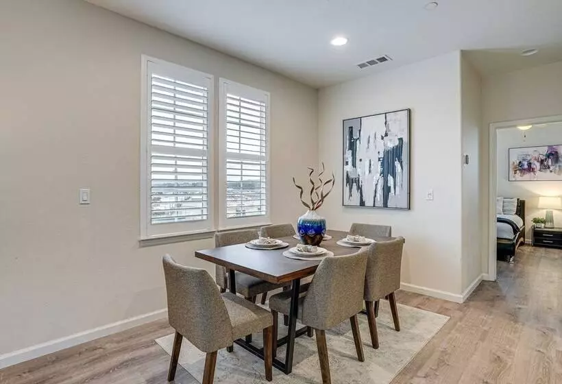 Richmond Vacation Rental: 1 Mi To Shoreline