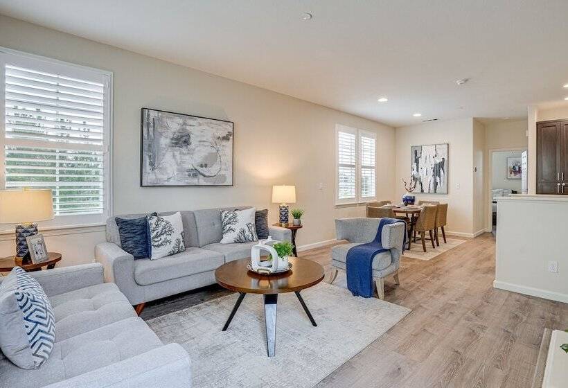 Richmond Vacation Rental: 1 Mi To Shoreline