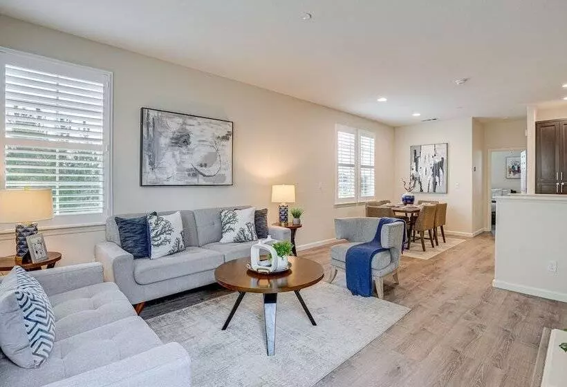 Richmond Vacation Rental: 1 Mi To Shoreline