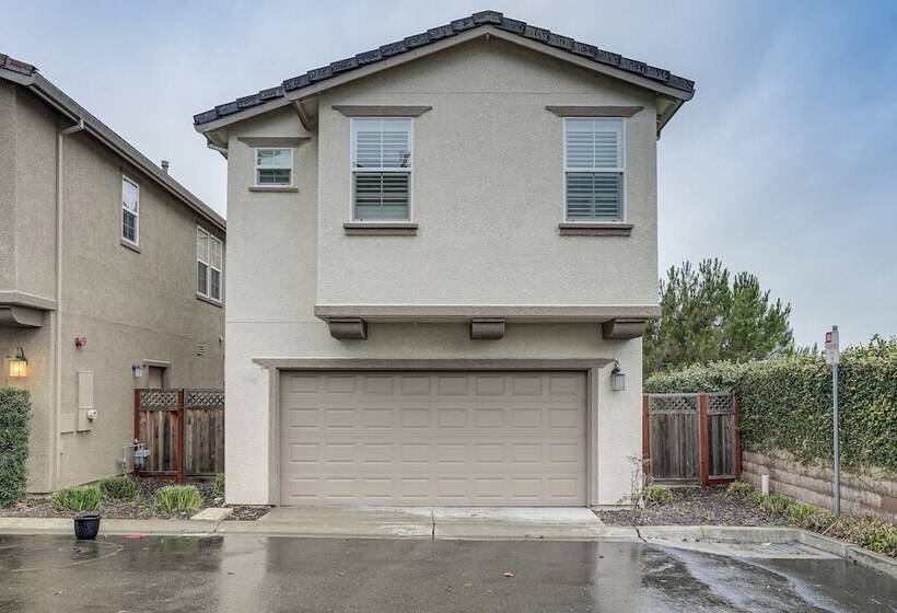 Richmond Vacation Rental: 1 Mi To Shoreline