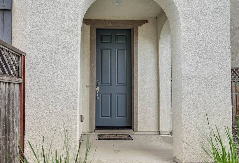 Richmond Vacation Rental: 1 Mi To Shoreline