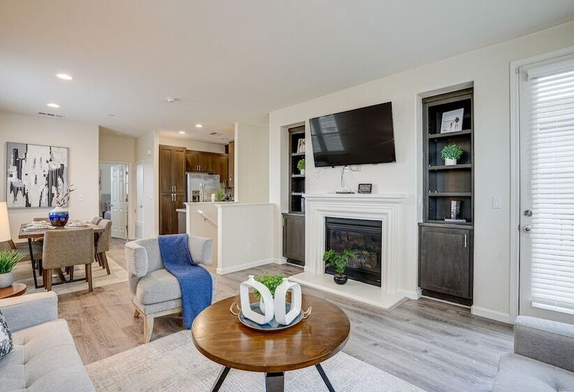 Richmond Vacation Rental: 1 Mi To Shoreline