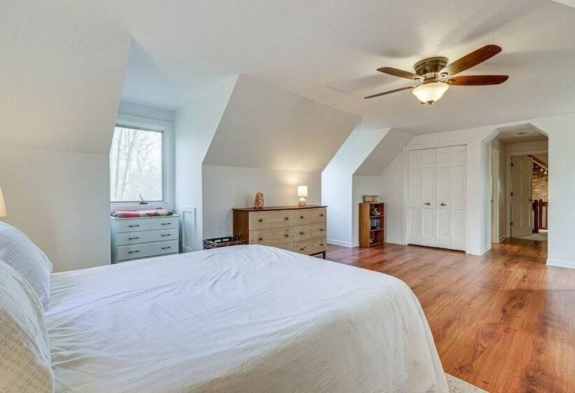 Spacious Fort Wayne Home W/ Hot Tub + Sauna!