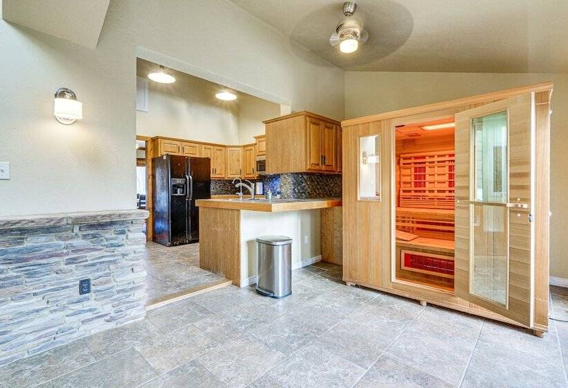 Spacious Fort Wayne Home W/ Hot Tub + Sauna!