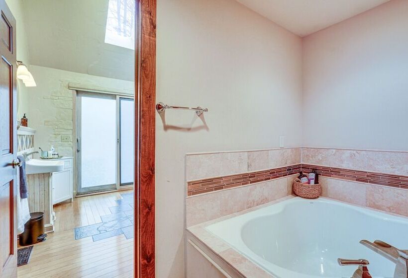Spacious Fort Wayne Home W/ Hot Tub + Sauna!