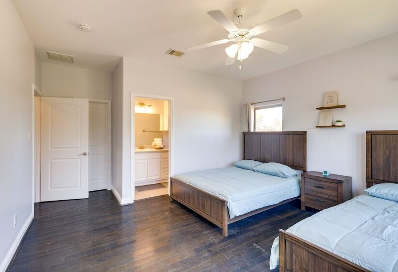 Spacious Houston Home ~ 12 Mi To Downtown!
