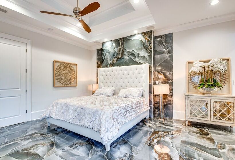 Sprawling Suwanee Home: Theater, Pool, Hot Tub!