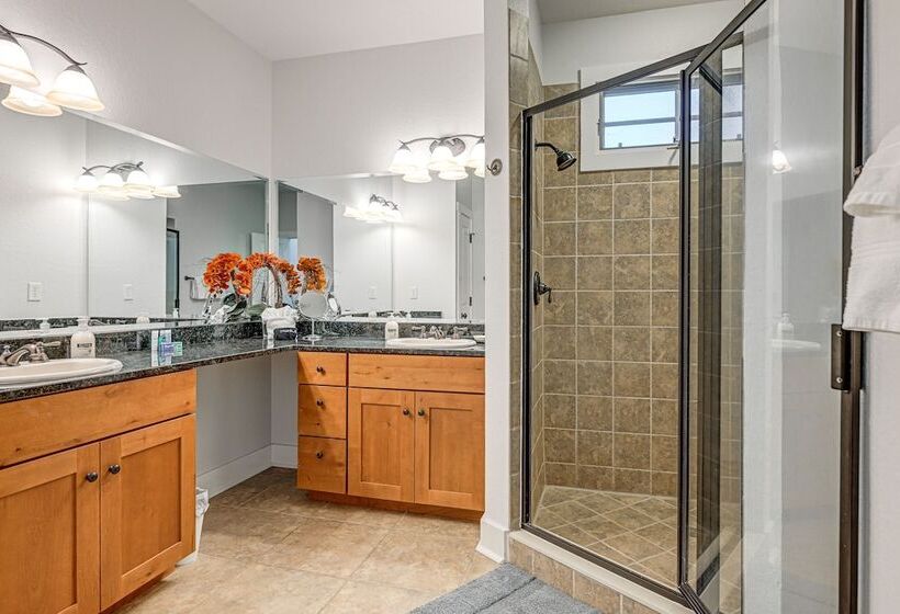 Tuckasegee Cabin ~ 3 Mi To Bear Lake!