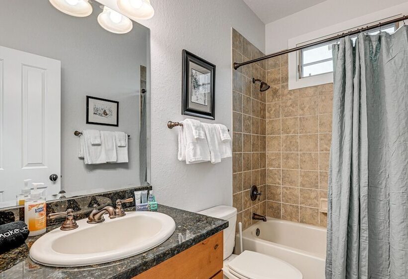 Tuckasegee Cabin ~ 3 Mi To Bear Lake!