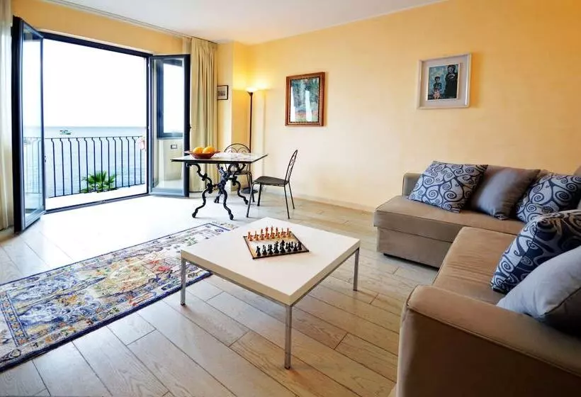 ベッドアンドブレックファースト Mar Dei Poeti Luxury Suites