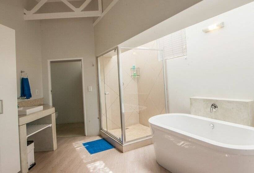 مبيت وإفطار Plett Beachfront Accommodation