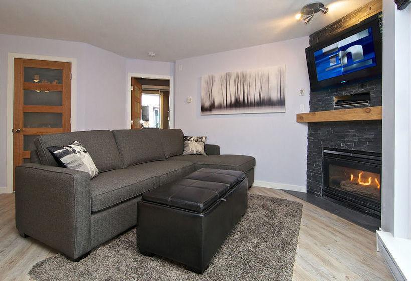 Eagle Lodge By Outpost Whistler