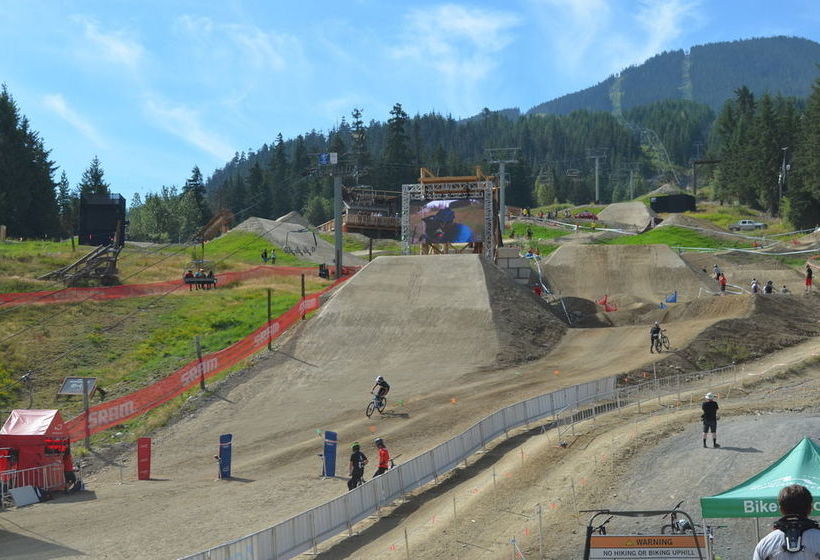 Eagle Lodge By Outpost Whistler