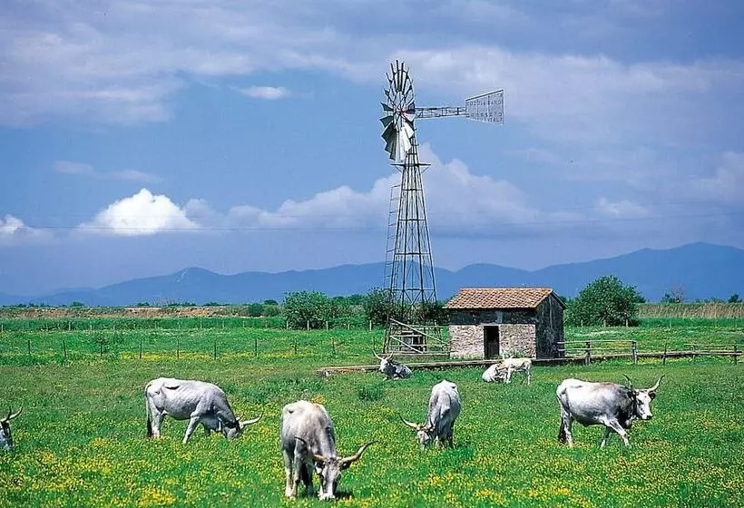 هتل Agriturismo La Pulledraia