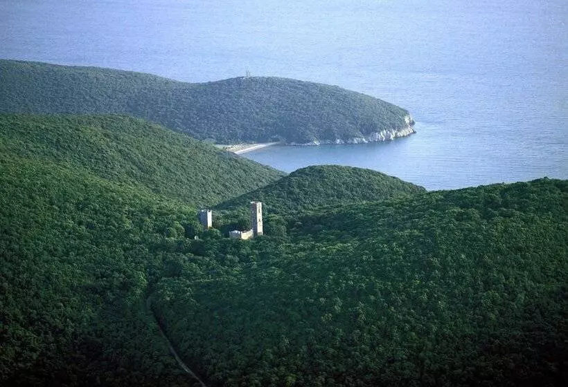 هتل Agriturismo La Pulledraia