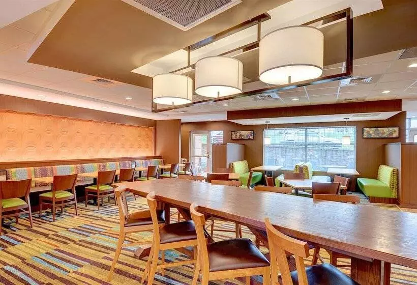 ホテル Fairfield Inn & Suites By Marriott Nashville Downtown Metrocenter