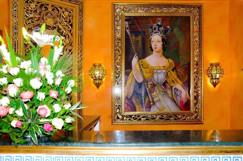 هتل Royal Victoria   Ex British Embassy
