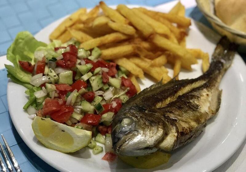 בית מלון כפרי Royal Victoria Ex British Embassy