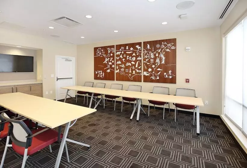 Hotelli Towneplace Suites By Marriott Grove City Mercer/outlets