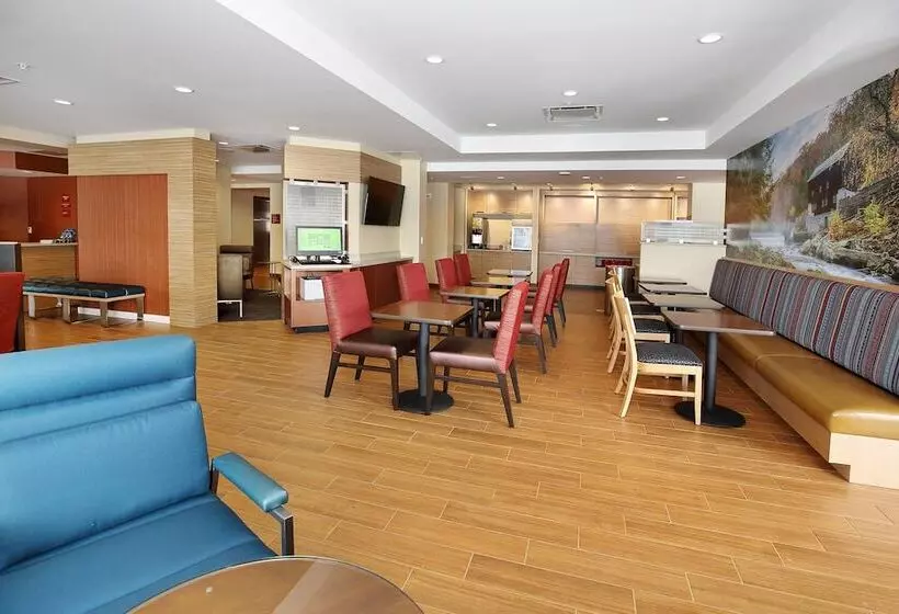 Hotelli Towneplace Suites By Marriott Grove City Mercer/outlets