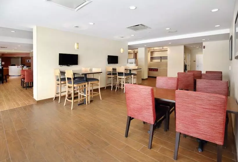 Hotelli Towneplace Suites By Marriott Grove City Mercer/outlets